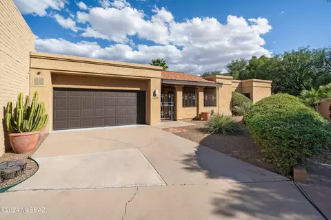 5062 E South Regency Cir, Tucson, AZ 85711