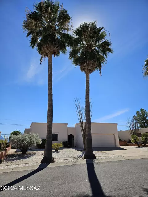 32 E Santa Rebecca Dr, Green Valley, AZ 85614