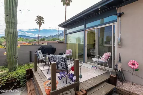 10 W Oro Pl, Oro Valley, AZ 85737