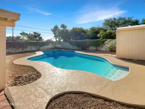 Exterior - 7082 E 45th St, Tucson, AZ 85730 photo 2 of 4