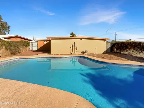 Exterior - 7082 E 45th St, Tucson, AZ 85730 photo 1 of 4