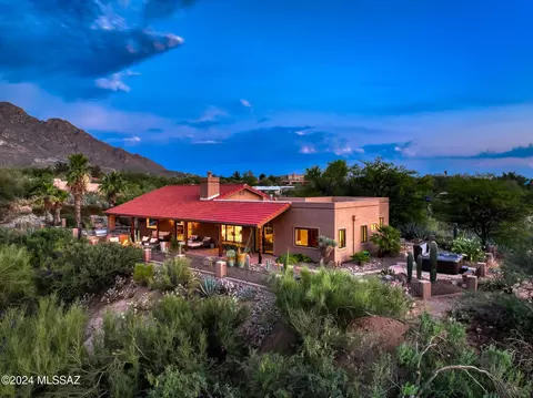 9960 N Desert Sky Rd, Tucson, AZ 85737