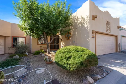 481 W Windham Blvd, Green Valley, AZ 85614