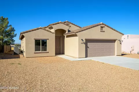 172 S Charleston Ave, Vail, AZ 85641
