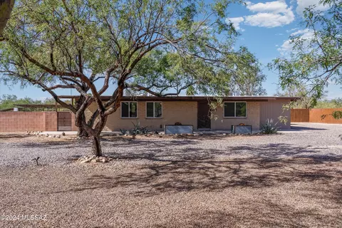 8825 N Marathon Dr, Tucson, AZ 85704