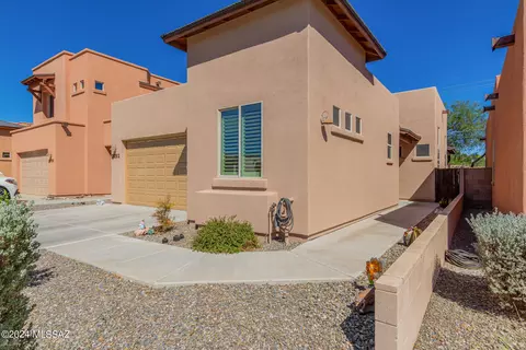2932 W Stepping Stone Ct, Tucson, AZ 85741