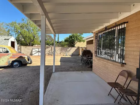 Exterior - 7611 E David Dr, Tucson, AZ 85730 photo 1 of 5