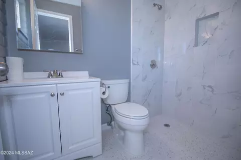 Bath - 7611 E David Dr, Tucson, AZ 85730 photo 1 of 2