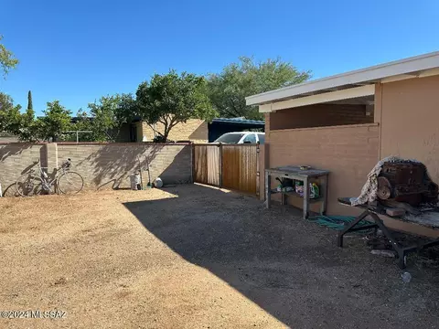 Exterior - 7611 E David Dr, Tucson, AZ 85730 photo 5 of 5