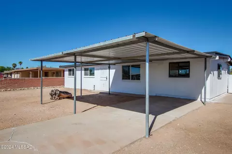 1641 E Dakota St, Tucson, AZ 85706 photo 2
