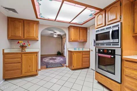 Kitchen - 7445 E 45th St, Tucson, AZ 85730 photo 5 of 5