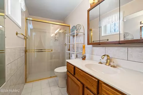 Bath - 7445 E 45th St, Tucson, AZ 85730 photo 2 of 2