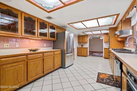 Kitchen - 7445 E 45th St, Tucson, AZ 85730 photo 2 of 5