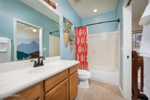 Bath - 14192 E Whisper Trl, Vail, AZ 85641 photo 3 of 4