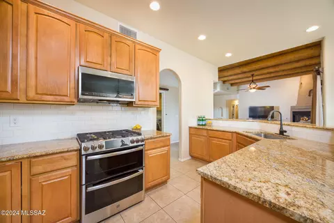 Kitchen - 14192 E Whisper Trl, Vail, AZ 85641 photo 1 of 4