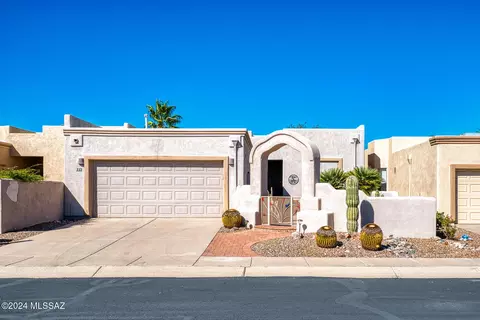 604 W Crenshaw Ln, Green Valley, AZ 85614