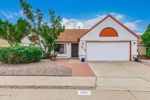 7913 N Roundstone Dr, Tucson, AZ 85741