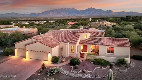 699 W Placita Quieta, Green Valley, AZ 85622