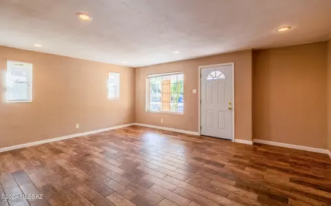 2416 N Loretta Dr, Tucson, AZ 85716
