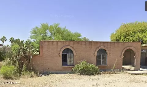 2102 E Pinon Dr, Tucson, AZ 85706