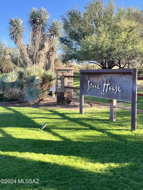 2208 E Old Stone House Trl, Sahuarita, AZ 85629