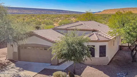 457 N Mountain Brook Dr, Green Valley, AZ 85614