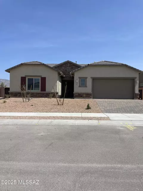 8011 S Bentgrass Ln, Tucson, AZ 85747