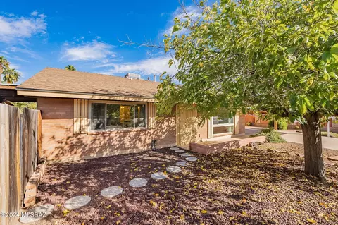 8421 E Sarnoff Pl, Tucson, AZ 85715