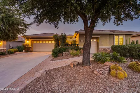 2455 E Glen Canyon Rd, Green Valley, AZ 85614