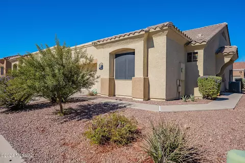 488 W Knotwood St, Green Valley, AZ 85614