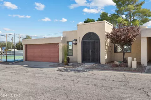 752 N Hayden Dr, Tucson, AZ 85710