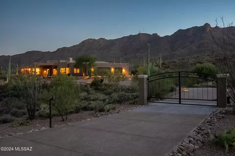 6929 W Sweetwater Dr, Tucson, AZ 85745