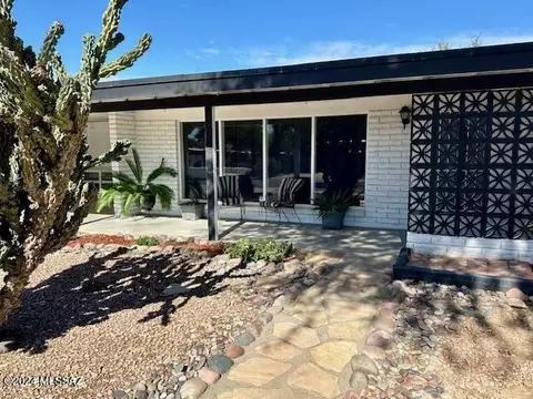 201 E Bromley St, Tucson, AZ 85704