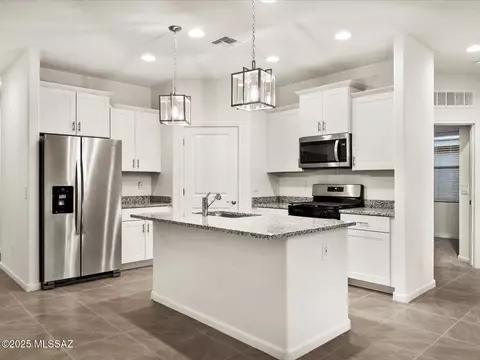 6910 E Paseo De Villalobos, Tucson, AZ 85756