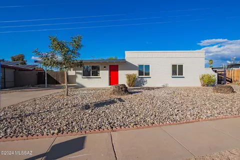 7461 E Desert Aire Dr, Tucson, AZ 85730