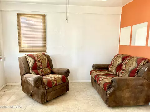 Living - 103 S Verdugo Pl 110 E Copper St, Mammoth, AZ 85618 photo 2 of 2
