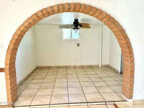 Dining - 103 S Verdugo Pl 110 E Copper St, Mammoth, AZ 85618 photo 1 of 1