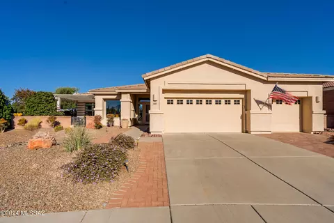 1801 E Canyon Wren Way, Green Valley, AZ 85614