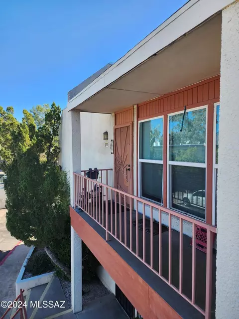 1600 N Wilmot Rd #299, Tucson, AZ 85712