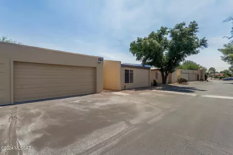 2020 N Terraza De La Cienega, Tucson, AZ 85715
