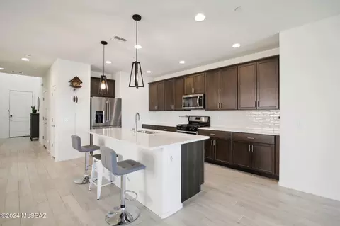 Kitchen - 14068 E Golden Oaks Rd, Vail, AZ 85641 photo 4 of 4