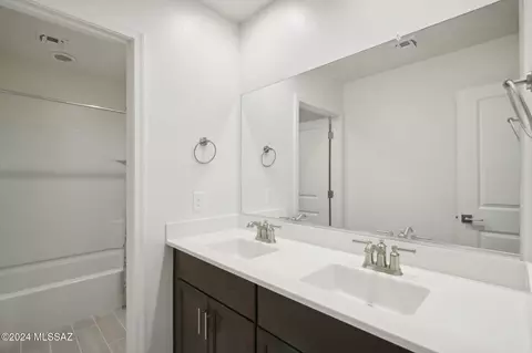 Bath - 14068 E Golden Oaks Rd, Vail, AZ 85641 photo 2 of 2