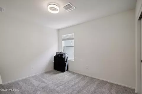 Bedroom - 14068 E Golden Oaks Rd, Vail, AZ 85641 photo 3 of 5