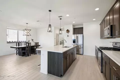 Kitchen - 14068 E Golden Oaks Rd, Vail, AZ 85641 photo 2 of 4