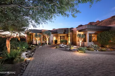 2123 E Sentry Ridge Ct, Tucson, AZ 85718