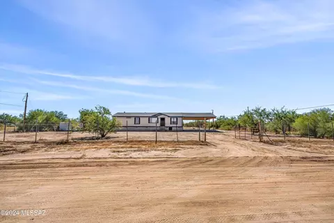 12337 W Hermans Rd, Tucson, AZ 85736