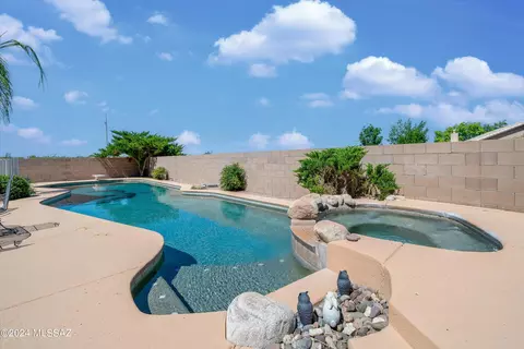 Exterior - 9616 E Paseo San Bernardo, Tucson, AZ 85747 photo 7 of 10