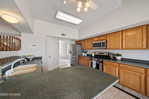 Kitchen - 9616 E Paseo San Bernardo, Tucson, AZ 85747 photo 3 of 5