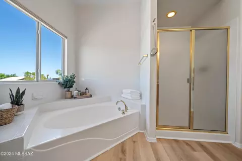 Bath - 9616 E Paseo San Bernardo, Tucson, AZ 85747 photo 3 of 4