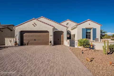 2471 E Canyon Crossing Dr, Green Valley, AZ 85614